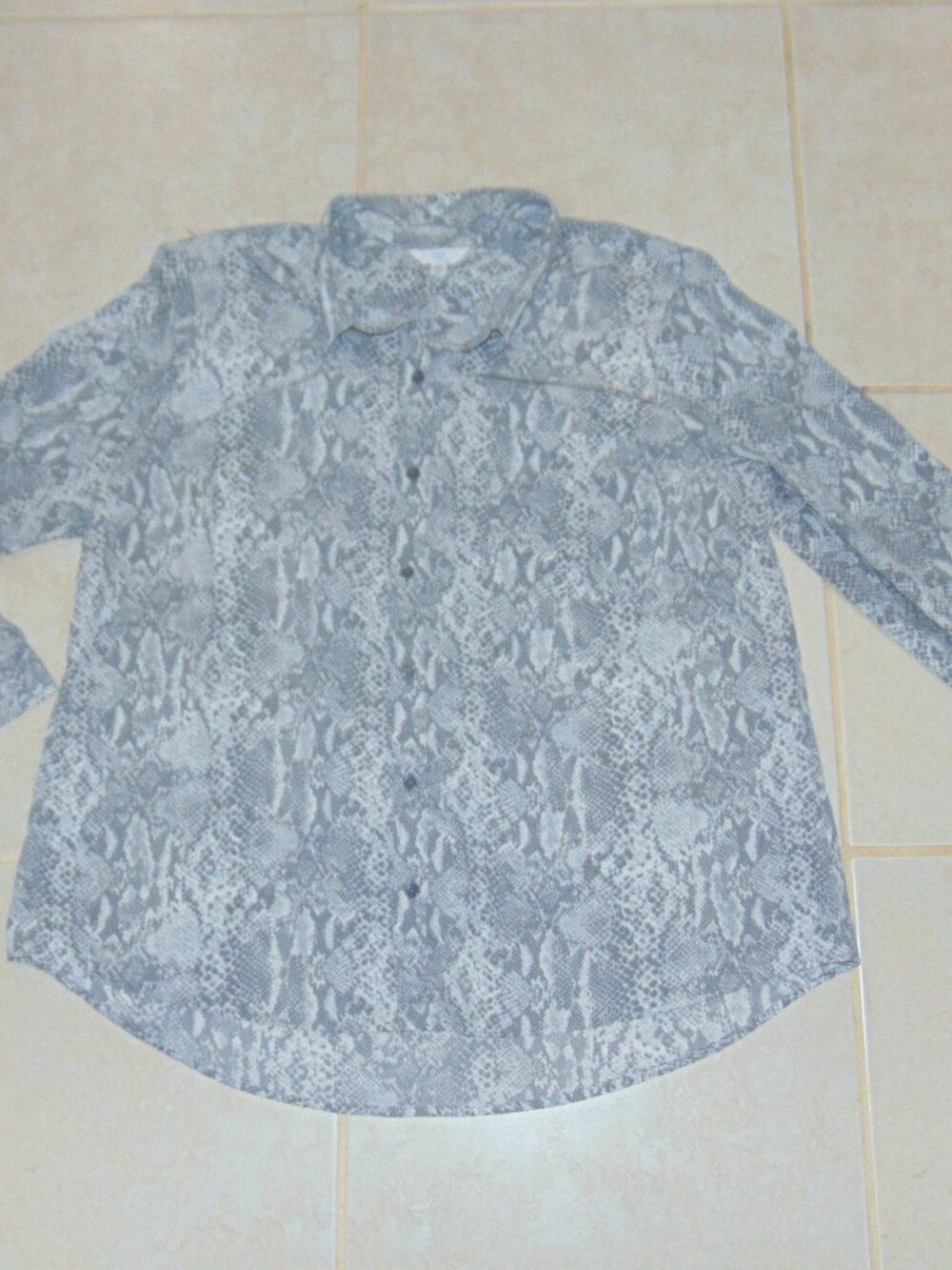 time and true top 3xl 22 Button Down Long Sleeve Shirt Grey animal print